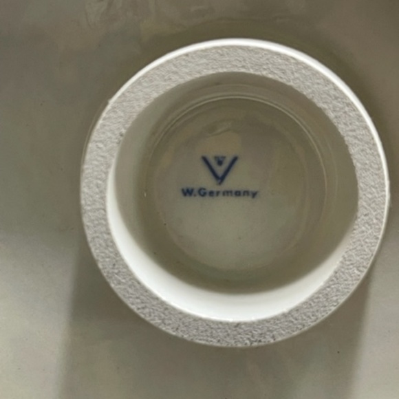 Hummel Stormy Weather #71 TMK 4 - Picture 2 of 2